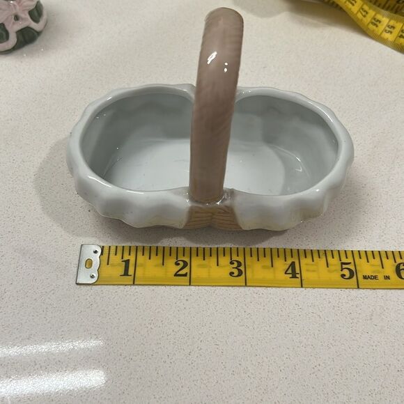 Vintage ceramic salt and pepper shakers, Asparagus in a basket - Picture 8 of 9